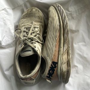 Hoka Arahi Cream Sz 7.5